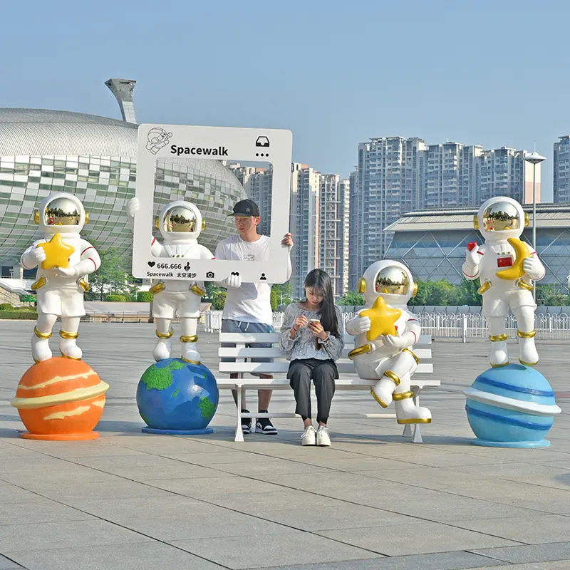 Hot selling fiberglass astronaut astronaut model statue for home decoration science and technology museum