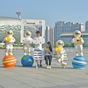 Hot selling fiberglass astronaut astronaut model statue for home decoration science and technology museum