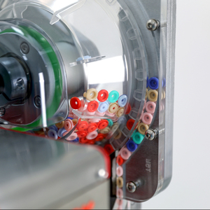 Düğmeleri bağlamak için özelleştirilmiş tam otomatik Snap düğmesi montaj makinesi kullanılır - Product Image 3