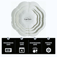 Sous-assiettes décoratives « Ruyi » à bord festonné, assiettes de table en porcelaine tendre blanche pour mariage