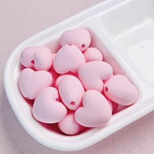 Accessorio Fai da Te per Catena Telefono e Portachiavi: <span class=keywords><strong>Perline</strong></span> a Cuore Morbide in Acrilico con Effetto Tattile Macaron, Fatte a Mano - Product Image 5