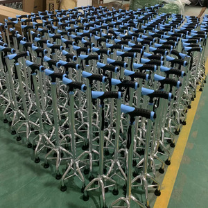 Canne télescopique à quatre pieds pour personnes âgées, légère, en alliage d'aluminium, réglable, avec embout en caoutchouc antidérapant - Product Image 1