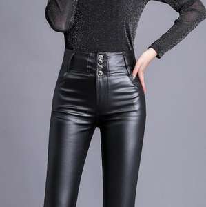 Pantaloni di <span class=keywords><strong>pelle</strong></span> per donna in primavera e autunno <span class=keywords><strong>leggings</strong></span> neri per capispalla nuovi pantaloni in PU a vita alta e peluche - Product Image 1