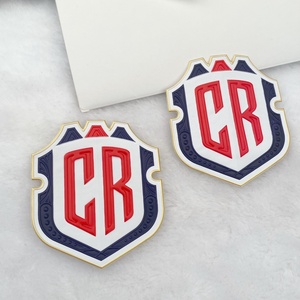 Badge en caoutchouc 3D personnalisé pour vêtements de sport, patchs PVC thermocollants à bas prix pour la décoration de clubs, style patch souple - Product Image 3