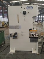 Perforateur Besco Power Pres pour métaux, aluminium et tôles, machine à œillets pneumatique et perforateur de type arcade