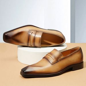 Zapatos de vestir de cuero de vaca en capas para hombre, con punta, sin cordones, transpirables, impermeables, que aumentan la altura, de colores otoñales, para oficina y carrera profesional. - Product Image 3