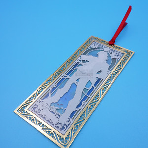 Marcapáginas Metálico con Diseño de Personaje de Anime, Dorado, 80x45mm, Diseño Hueco Transparente, Papelería - Product Image 3