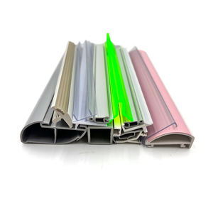 <span class=keywords><strong>Profil</strong></span> d'extrusion sur mesure en <span class=keywords><strong>PVC</strong></span> écologique pour coins de fenêtres, bandes d'étanchéité en plastique pour toitures, <span class=keywords><strong>double</strong></span> canal en <span class=keywords><strong>U</strong></span> pour supermarchés modernes - Product Image 4
