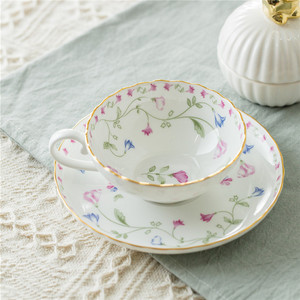 <span class=keywords><strong>Tasse</strong></span> et soucoupe en <span class=keywords><strong>porcelaine</strong></span> de luxe, motif floral et bords dorés, design moderne, pour le café ou le thé - Product Image 4