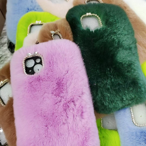 <span class=keywords><strong>Cover</strong></span> 3D con Diamanti e Pelliccia Calda per <span class=keywords><strong>Samsung</strong></span> J4 J6 J7 J8 Plus Prime C8 M10 <span class=keywords><strong>M23</strong></span> M30S M33 M52 M53 F22 F62, Custodia per Cellulare - Product Image 2