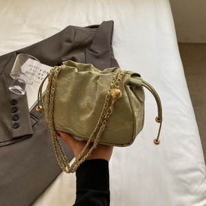Sac à cordon plissé en cuir PU poignée supérieure convertible et sac à main à bandoulière pour femme - Product Image 4
