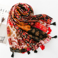Offre Spéciale nouveau motif géométrique coton écharpe châle Style bohême crochet fleur imprimé coton Viscose frange foulards Hijabs pour les femmes