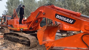 รถขุด Doosan DH220-7 สีเดิมจากโรงงาน พร้อมมอเตอร์และเครื่องยนต์ ปี 2013 ใช้งานมาแล้ว 2001-4000 ชั่วโมง - Product Image 2