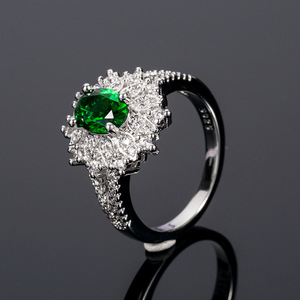 Anello esagerato con fiore verde, gioielli retrò da donna, idee regalo - Product Image 3