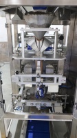 Peseuse verticale multi-têtes entièrement automatique pour grignoter le maïs tortilla et les croustilles Machine à emballer et à filer