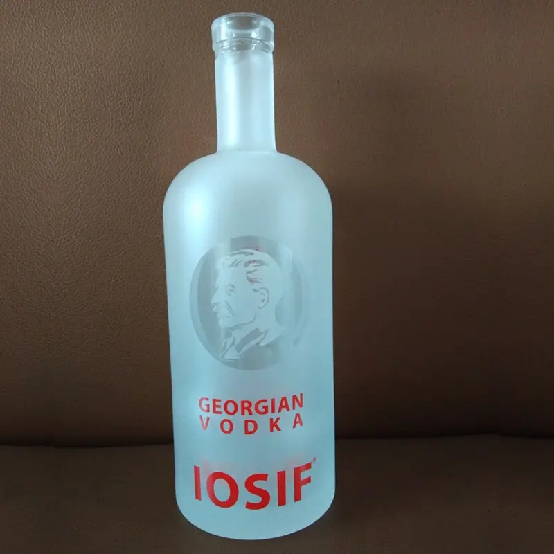 Botol Vodka Dekorasi Kustom 375Ml 500Ml 700Ml 750Ml Botol Kaca Minuman Keras Wiski Bulat Grosir dengan Tutup Gabus