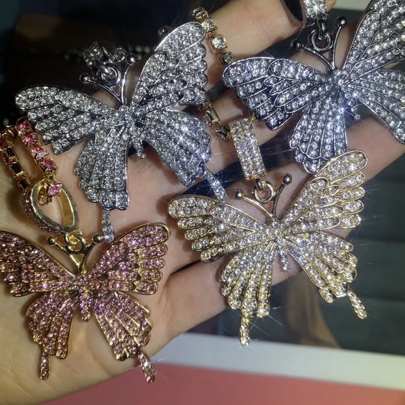 Collar con colgante de mariposa con diamantes de imitación, cadena ostentosa de cristal rosa, accesorios de joyería de Hip Hop