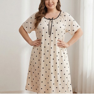 Camisón <span class=keywords><strong>de</strong></span> verano para mujer al por mayor, con estampado <span class=keywords><strong>de</strong></span> lunares, <span class=keywords><strong>de</strong></span> longitud media, <span class=keywords><strong>de</strong></span> seda <span class=keywords><strong>de</strong></span> leche, bata holgada, pijama <span class=keywords><strong>de</strong></span> talla grande para mujer. - Product Image 1