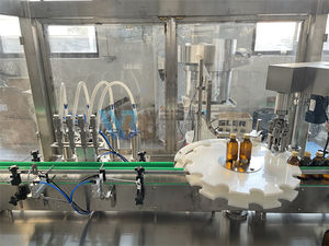 Machine de remplissage automatique compacte pour bouteilles de sirop, de boissons énergisantes, de <span class=keywords><strong>jus</strong></span> de fruits, de remplissage et de bouchage - Product Image 6