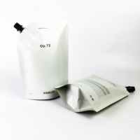 Sachets d'emballage personnalisés en plastique pour boissons, avec bec verseur, pochette Doypack avec couvercle noir pour shampoing, brume, liquide, jus
