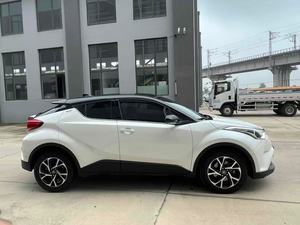 <span class=keywords><strong>2021</strong></span> pour <span class=keywords><strong>Toyota</strong></span> C-HR avec intérieur en cuir foncé, moteur turbo, transmission avant - Product Image 3
