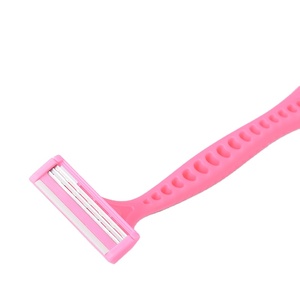 มีดโกนแบบใช้แล้วทิ้งสองใบมีด ชิค ดีไซน์ สำหรับผิวกายและใบหน้า - Product Image 2