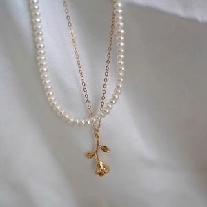 Collar de Perlas de Agua Dulce Naturales Apiladas Estilo Rosa Francesa, Cadena de Clavícula Multicapa Versátil, Collar Versátil de Oro de 14k - Product Image 1