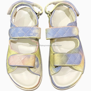 Sandales plates en cuir chic pour femme, marque de créateur, pour l'été et la plage, vente en gros - Product Image 6