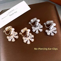 Anting-anting manset tembaga berhiaskan mutiara dan zircon untuk wanita - mewah, elegan, serbaguna, dan berkelas.