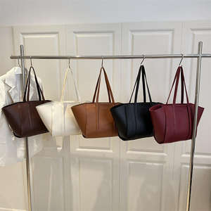 Nuevo bolso de hombro minimalista de piel sintética de color sólido, bolso tote de moda con estilo único. - Product Image 2