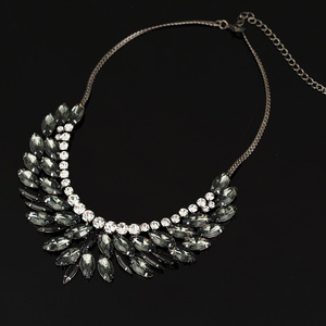 Fabulosos collares de babero combinados grises de declaración grande para mujer Marquesa corte piedra estilo Punk corto para bodas aniversarios - Product Image 2