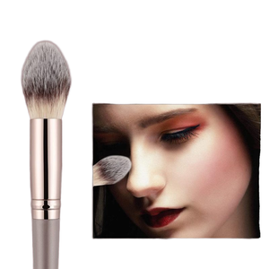 แปรงทารองพื้นและคอนซีลเลอร์สีโรสโกลด์ที่ทาเครื่องสำอางสำหรับการแต่งหน้าตาแบบไม่ทิ้งร่องรอยบนใบหน้า - Product Image 6