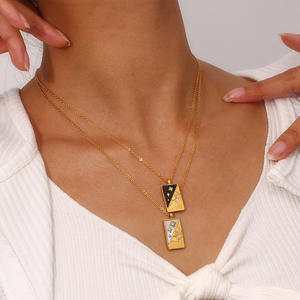 Nuova carta dei tarocchi Vintage in acciaio inossidabile placcato collana in oro 18K Sun Star Moon Fashion Design bianco nero fabbrica all'ingrosso - Product Image 1