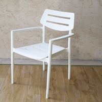 Chaise de jardin en plastique, fauteuil d'extérieur avec dossier à lattes et accoudoirs, multicolore, pour pelouse, balcon, cour, mobilier de jardin