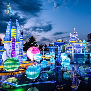 Lanterne Giganti a Tema Fantascientifico -- Installazioni LED di Castelli e Pianeti per Parchi Divertimento, Eventi, Mercati Notturni - Product Image 2