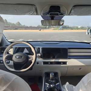 SUV familial d'occasion, chic, élégant et confortable, spacieux pour ICON 2024 1.5TD Essence Turbo Automatique, bon état, <span class=keywords><strong>voiture</strong></span> de banlieue abordable - Product Image 6