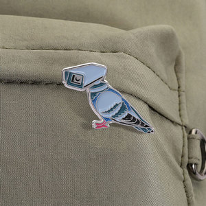 Spilla smaltata a forma di cappello da giornale, piccione e uccello geometrico blu pastello con stampa a mezzaluna, per decorazione zaino - Product Image 4