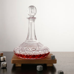 <span class=keywords><strong>Carafe</strong></span> à vin en verre à rayures verticales artistiques avec bouchon hermétique - <span class=keywords><strong>Carafe</strong></span> élégante à base lourde pour spiritueux et vins - Vente en gros usine - Product Image 2