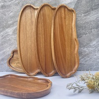 Plateau de service en forme de nuage en bois d'acacia japonais pour la cuisine et le salon.