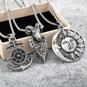 Collar con colgante de acero inoxidable unisex, diseño de ancla, brújula, sol y luna, joyería de moda para combinar con ropa - Product Image 1