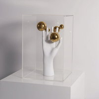 Décoration d'art de bureau en résine créative, sculpture en forme de main, boule dorée, accessoires pour la maison avec couvercle en acrylique