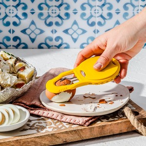 Éplucheur en plastique pratique jaune, trancheur de garniture, perforateur de coquille d'œuf à la coque pour la maison - Product Image 1