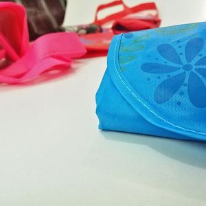 Bolsa de Compras Plegable Reutilizable Azul Lavable con Logotipo Personalizado Ulikeke, Bolsa de Poliéster Mediana con Bolsillo y Hebilla - Product Image 4