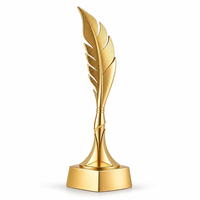 Trophée doré en forme de toque de diplômé, plaque de récompense en zinc écologique finition or brossé, cadeaux de bienvenue