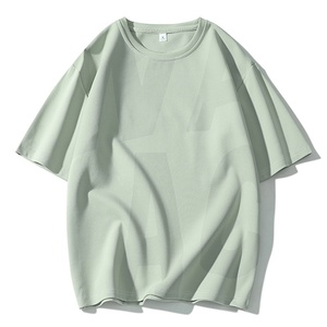 T-shirt élégant pour hommes avec lettrage-Impression de typographie audacieuse sur tissu respirant, idéal pour un look avant-gardiste - Product Image 4