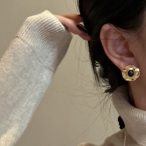 Pendientes plisados de estilo coreano de plata de ley S925 con piedra natural Diseño de personalidad simple de moda y elegante - Product Image 1