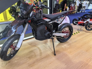 Motocicleta Leopard Cheetah EXE 880, Velocidad 120 km/h, Autonomía 104 km, Vehículo para Aventuras al Aire Libre - Product Image 2