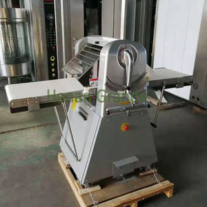 Boulangerie automatique <span class=keywords><strong>pâte</strong></span> <span class=keywords><strong>feuilletée</strong></span> phyllo Laminadora De Masa De Panaderia 30 kg rouleau mini petit laminoir à <span class=keywords><strong>pâte</strong></span> aplatir <span class=keywords><strong>prix</strong></span> de la machine - Product Image 2