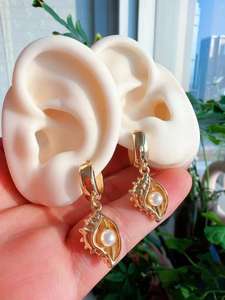 Boucles d'oreilles pendantes personnalisées en forme de planète, en laiton plaqué or, avec CZ, style espace Saturne, pour femmes, vente en gros de bijoux OEM - Product Image 4