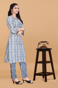 Conjunto de kurta estampada color gris marino de la marca Magic para mujer, cuello redondo, ropa étnica ecológica y sostenible, pedidos al por mayor, tallas de la S a la 3XL - Product Image 3